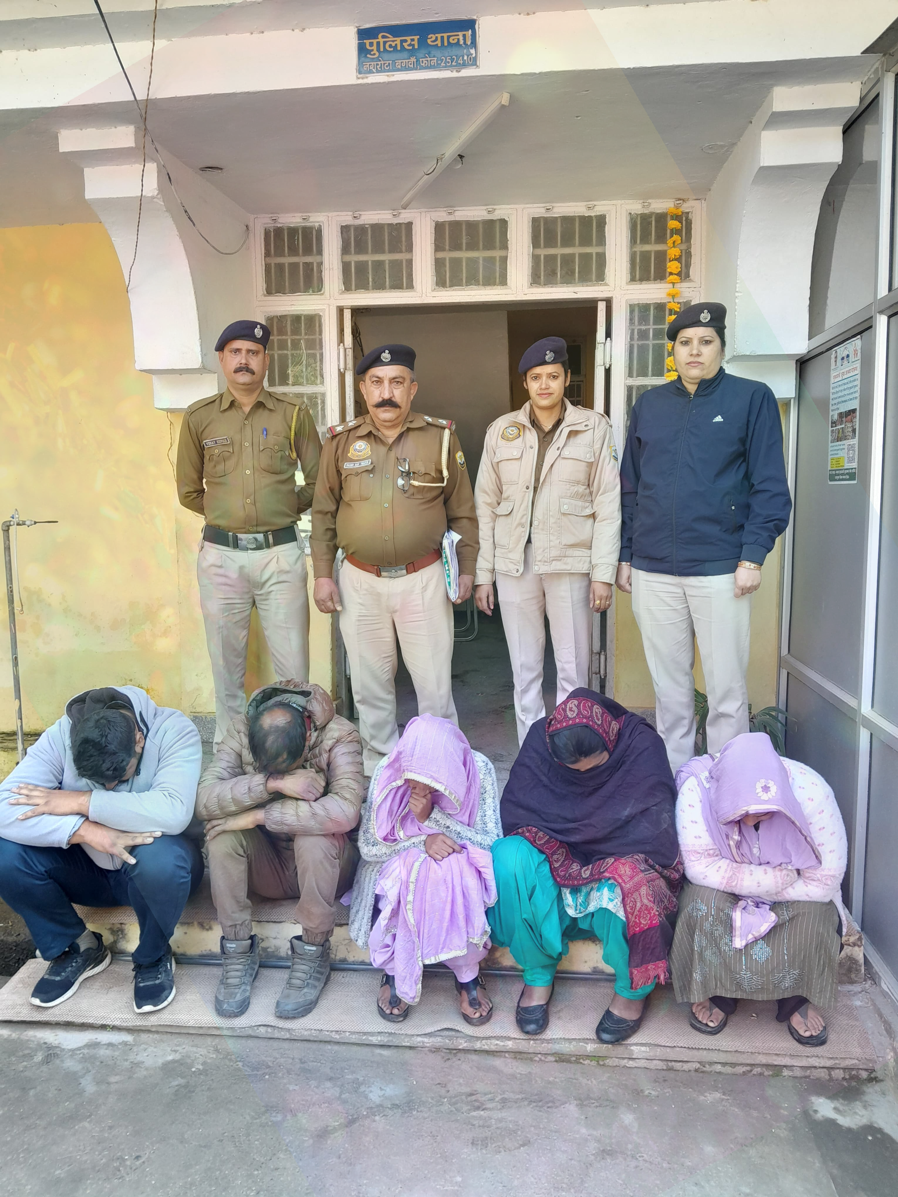 शादी के नाम पर धोखाधड़ी करने वाला संगठित गिरोह बेनकाब, पांच आरोपी गिरफ्तार