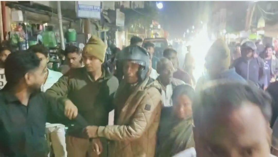 on-spot-coming-polce-conistabal-injured-fir