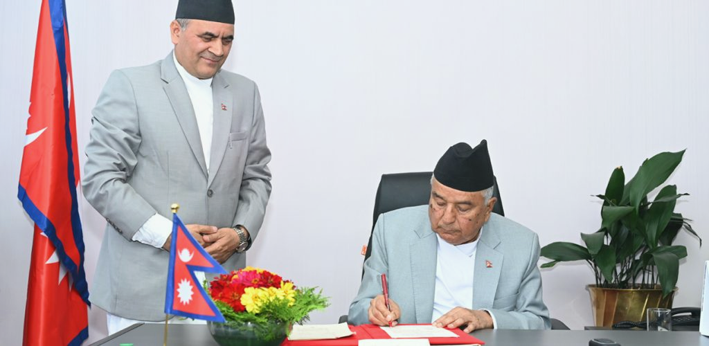 नेपाल के राष्ट्रपति ने सुप्रीम कोर्ट में सरकार गठन का किया बचाव, लिखित जवाब दाखिल