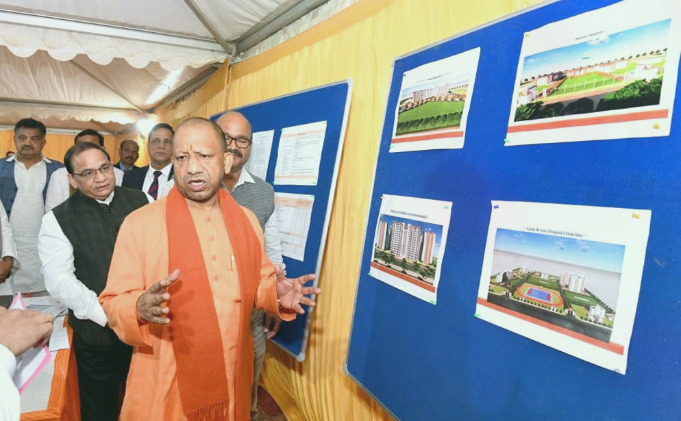 cm-yogi-conducts-on-site-inspection-of-constructio