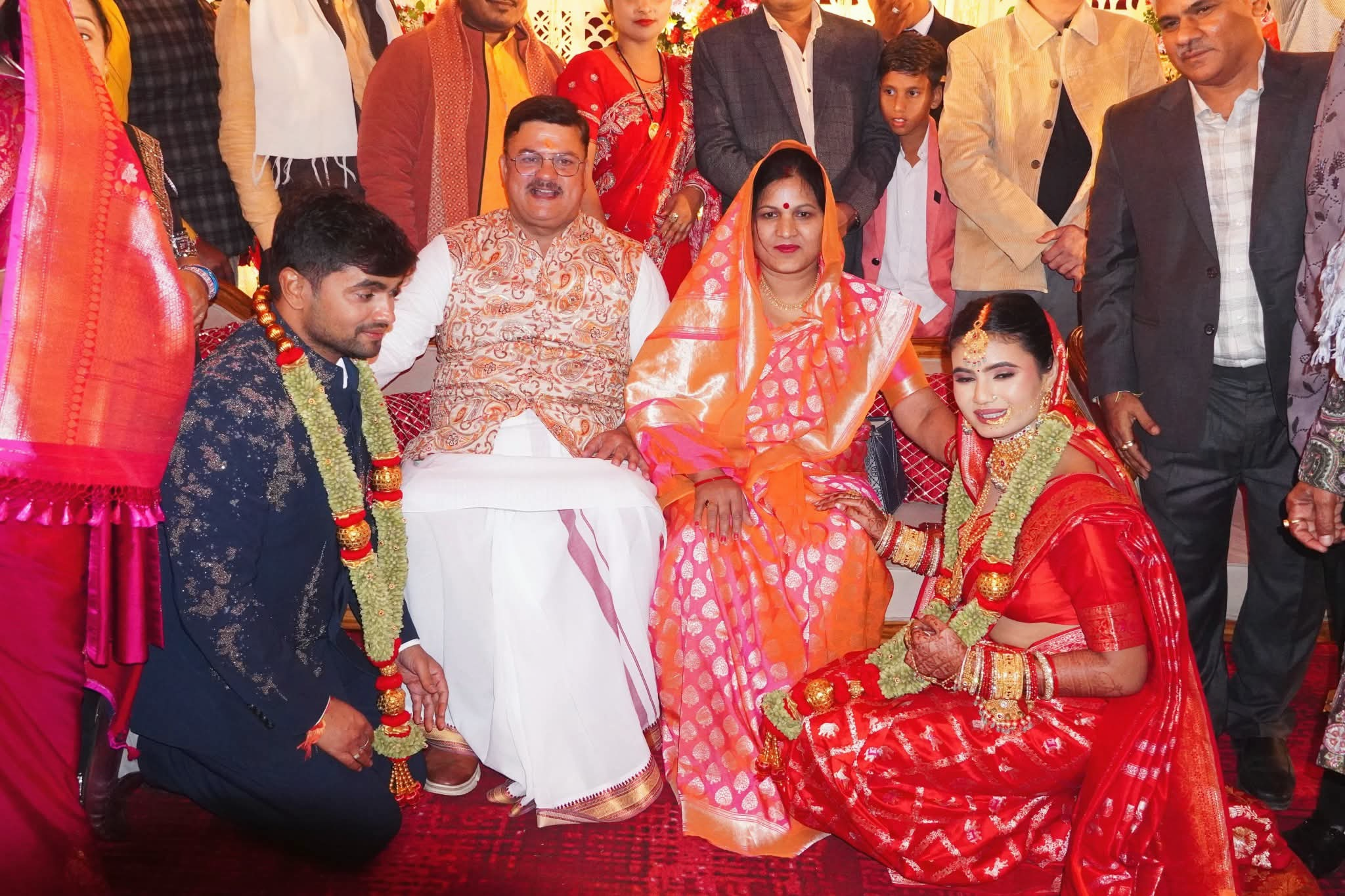 checks-worth-151,000-rupees-were-given-to-101-girl