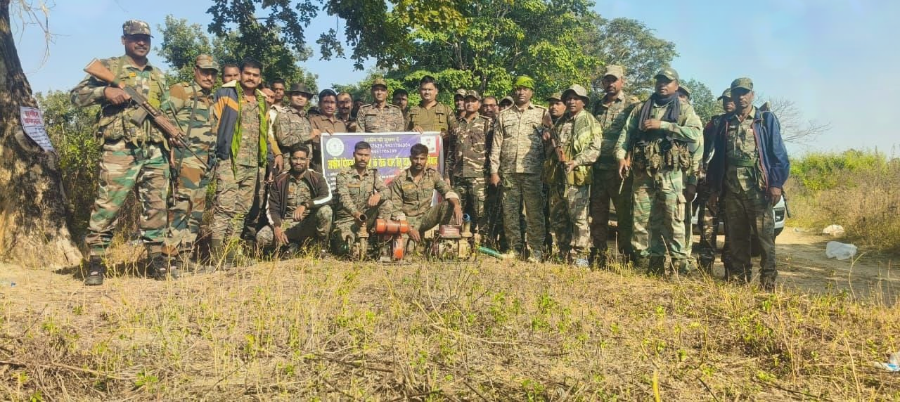 police-destroyed-10-acres-of-opium-cultivation.