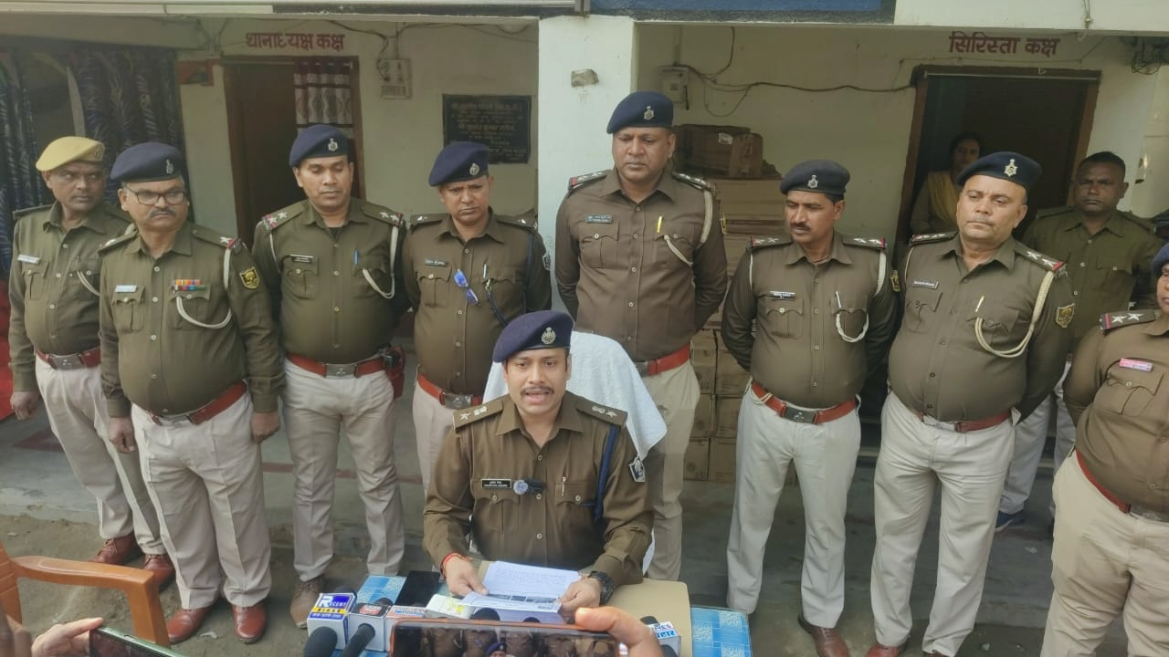 भूसा लदे ट्रक से 1312 लीटर विदेशी शराब बरामद