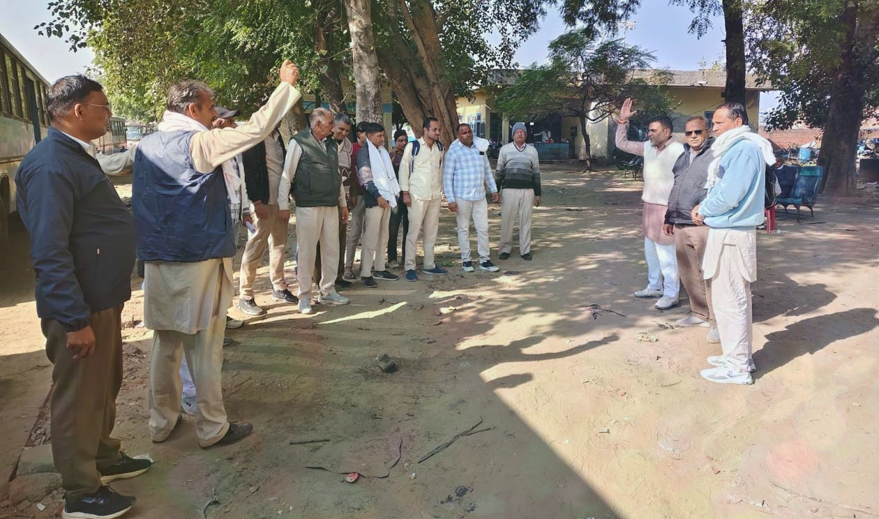 roadways-employees-of-hisar-depot-protesting.