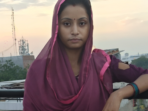 गुरुग्राम में अफेयर के शक में पत्नी का मर्डर:लाश के पास 2 घंटे बैठा, 12 घंटे सड़ाया; फिर साले को कॉल कर बोला- गलती से मर गई