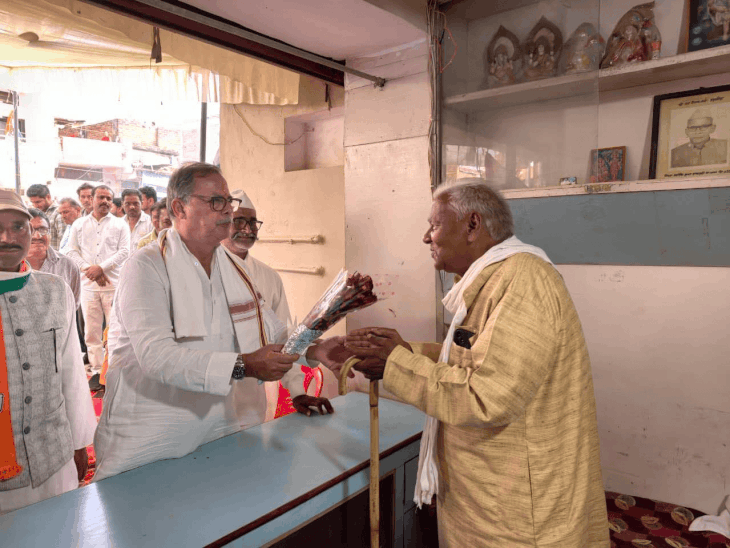 कांग्रेस में अलग राह पर पूर्व नेता प्रतिपक्ष अजय सिंह:चंबल के बाद अब बुंदेलखंड में घर-घर घूम रहे, तीन साल माला नहीं पहनेंगे