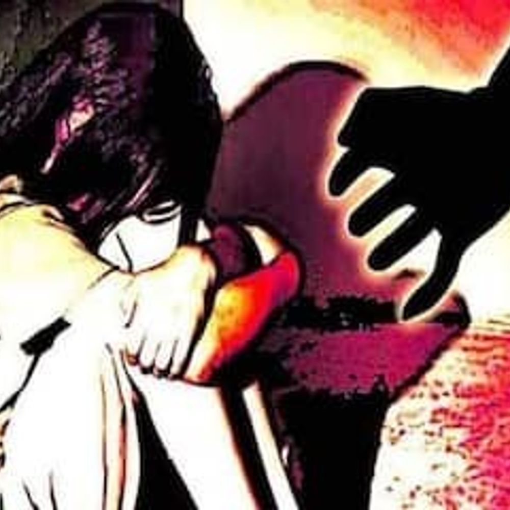 दतिया में नाबालिग से दो बार दुष्कर्म, केस दर्ज:फोटो वायरल करने की धमकी देकर दूसरी बार रेप, पिता को जान से मारने की धमकी दी