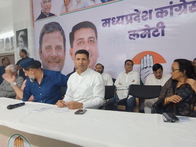 एमपी में कांग्रेस संगठन की खुद समीक्षा करेंगे राहुल गांधी:उज्जैन और रीवा संभाग में करेंगे परफॉरमेंस रिव्यू, जिले स्तर से नियुक्तियों की क्रॉस चेकिंग जारी