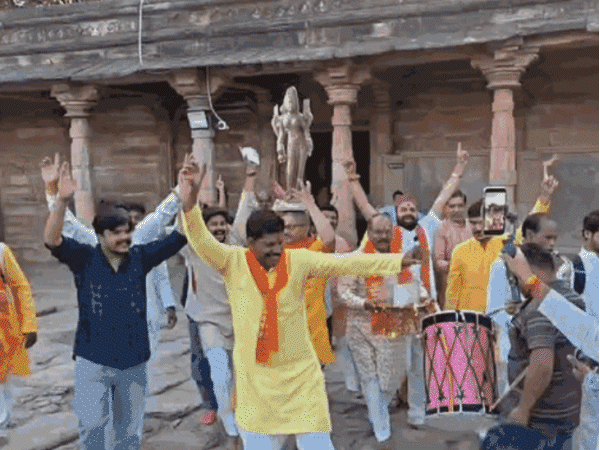 भोजशाला में वाग्देवी का दर्शन-पूजन, दोपहर में महाआरती होगी:धार में 2 हजार पुलिसकर्मी तैनात, सोशल मीडिया पर निगरानी; सुप्रीम कोर्ट पहुंचा मुस्लिम पक्ष